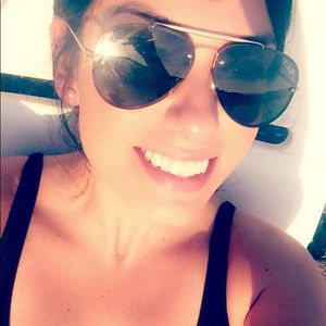 Meet your Posher, Val